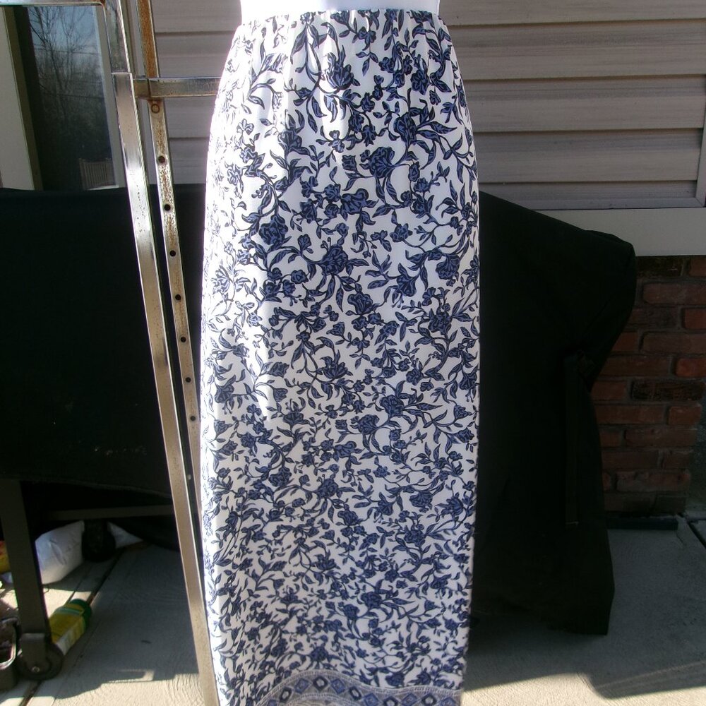 NWT SAM&JESS BLUE FLORAL PRINT MAXI SKIRT L
